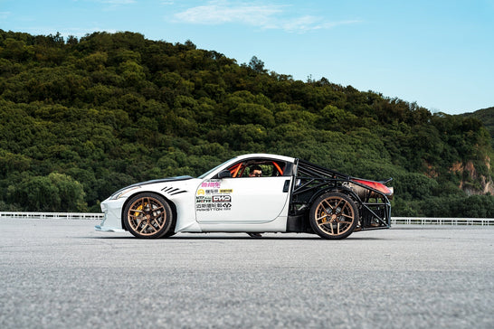 Nissan 350Z fitted with Makstton FG BO05 wheels