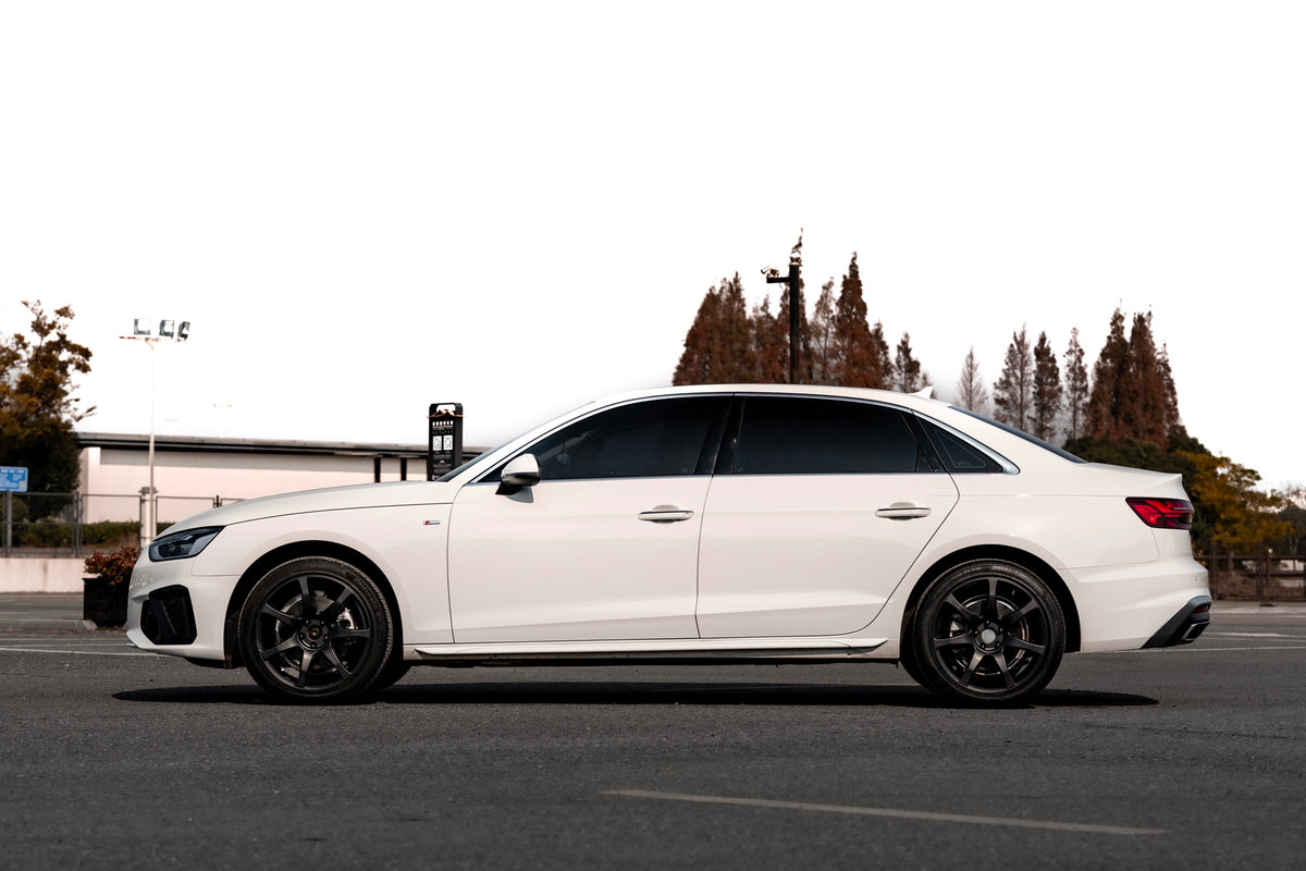 AUDI A4L-001-FF MR7