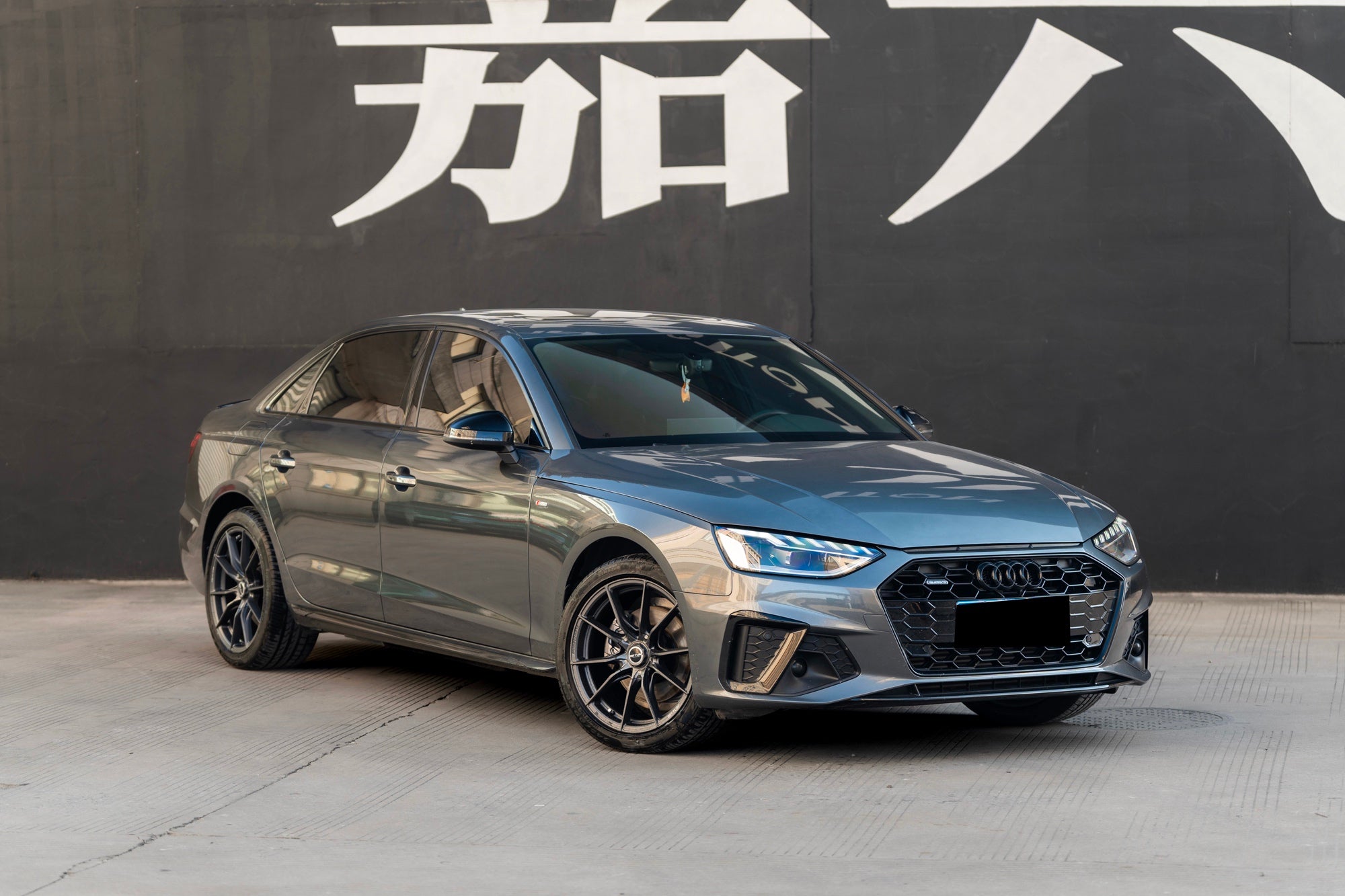 AUDI A4L-002-FF 011