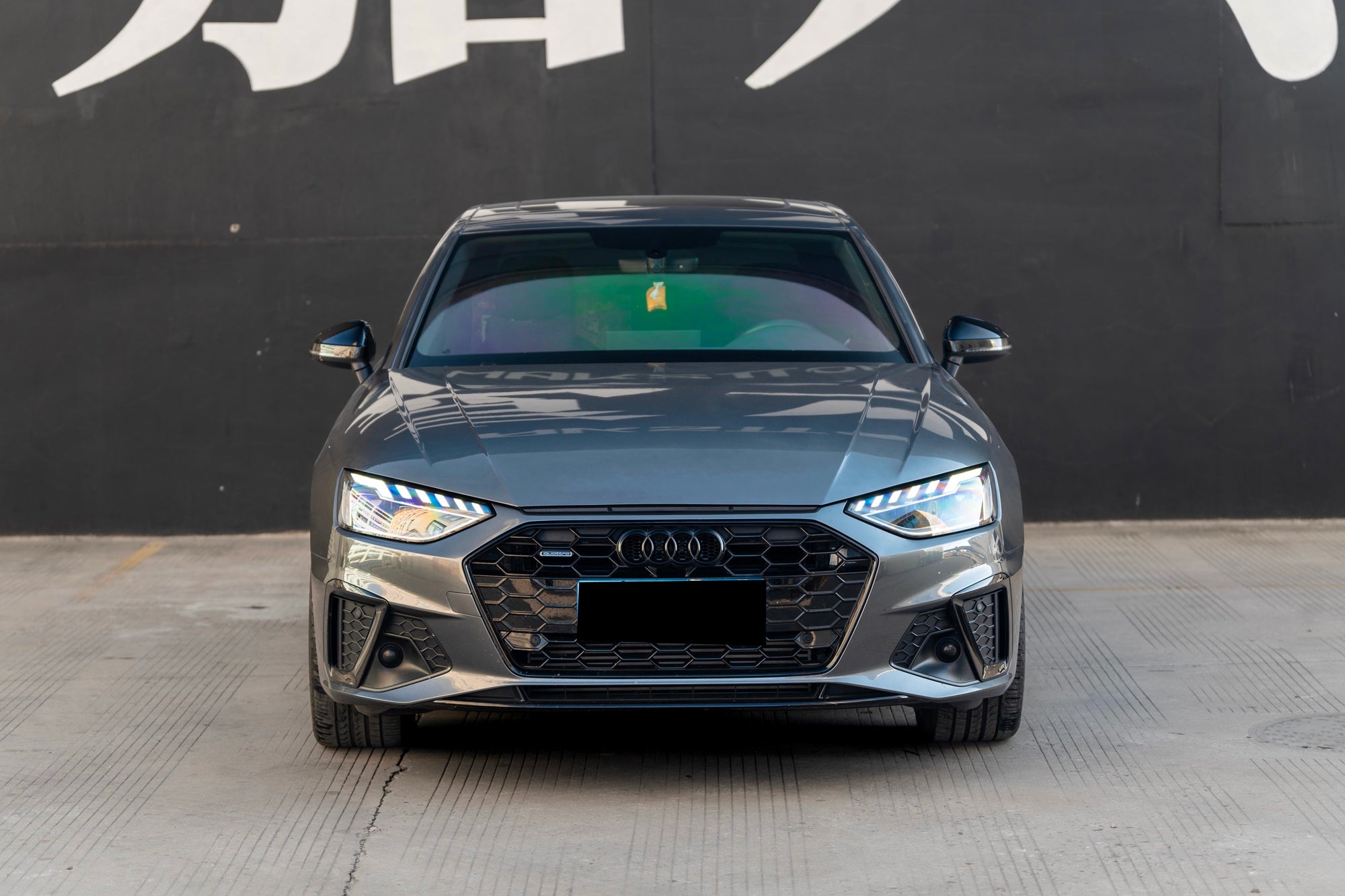 AUDI A4L-004-FF 011