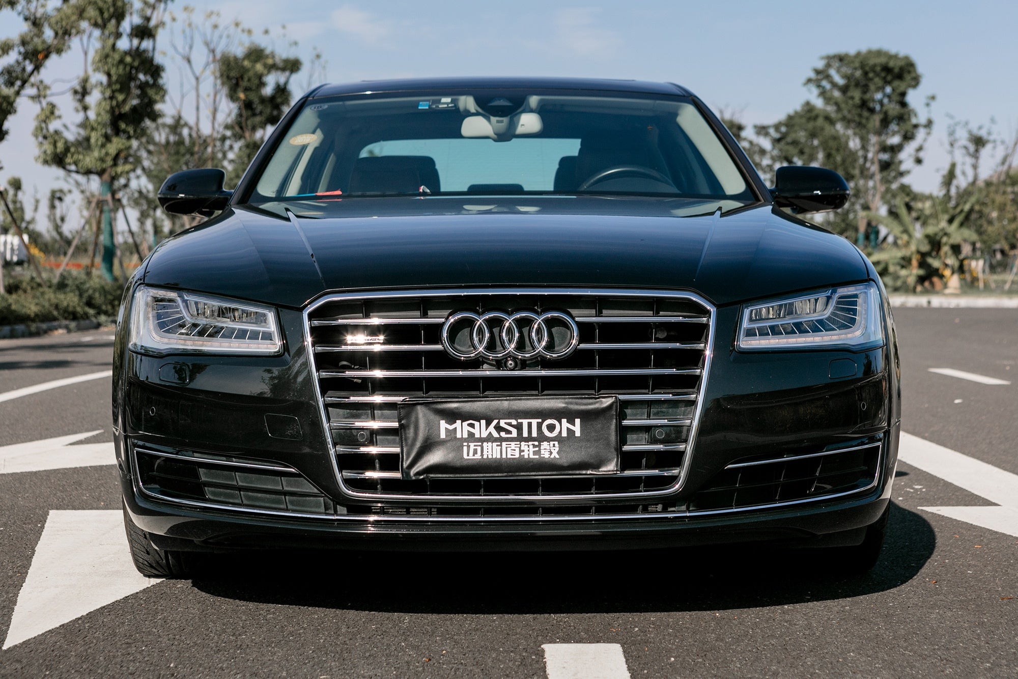 AUDI A8-002-MST 703
