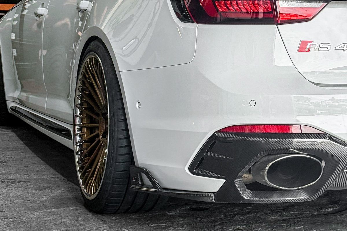 AUDI RS4 AVANT-003-FG2P CTOTEM
