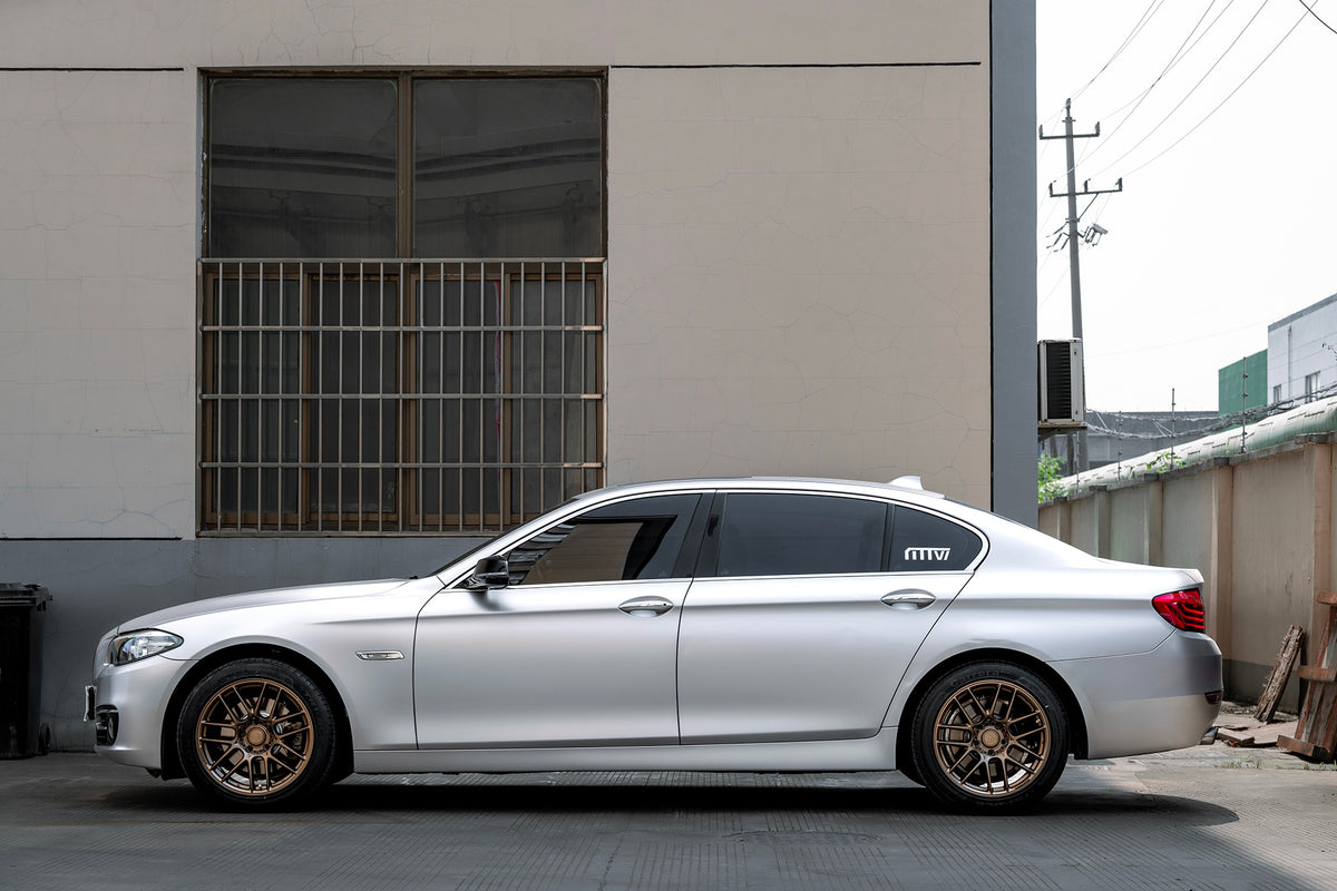 BMW 525-001-MST CK70