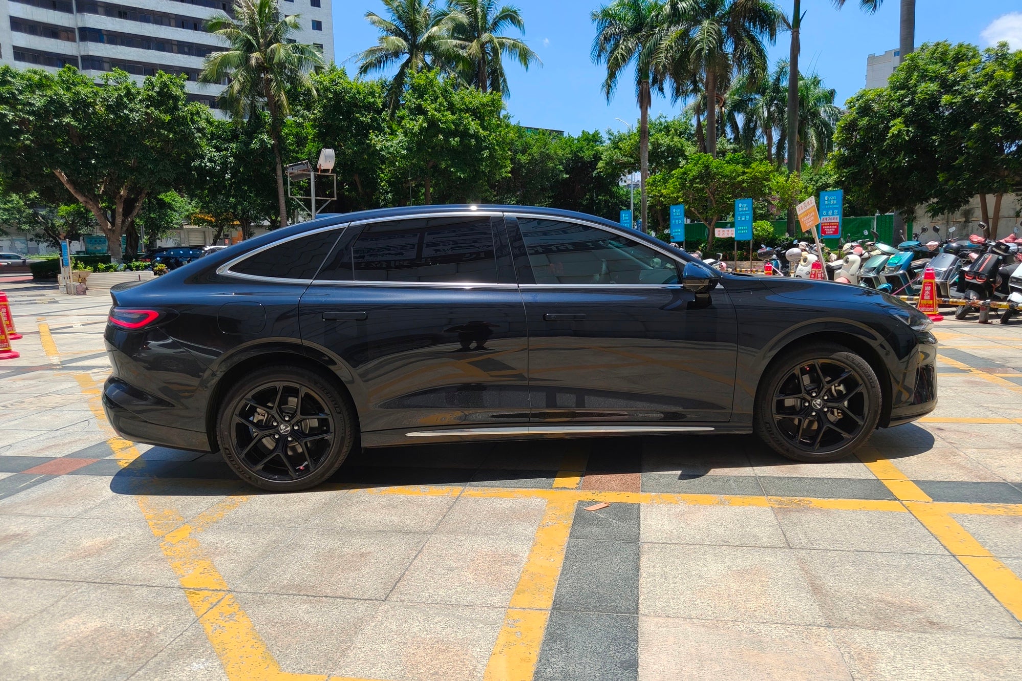 BAOJUN XIANGJING PHEV-001-FG FK07RL
