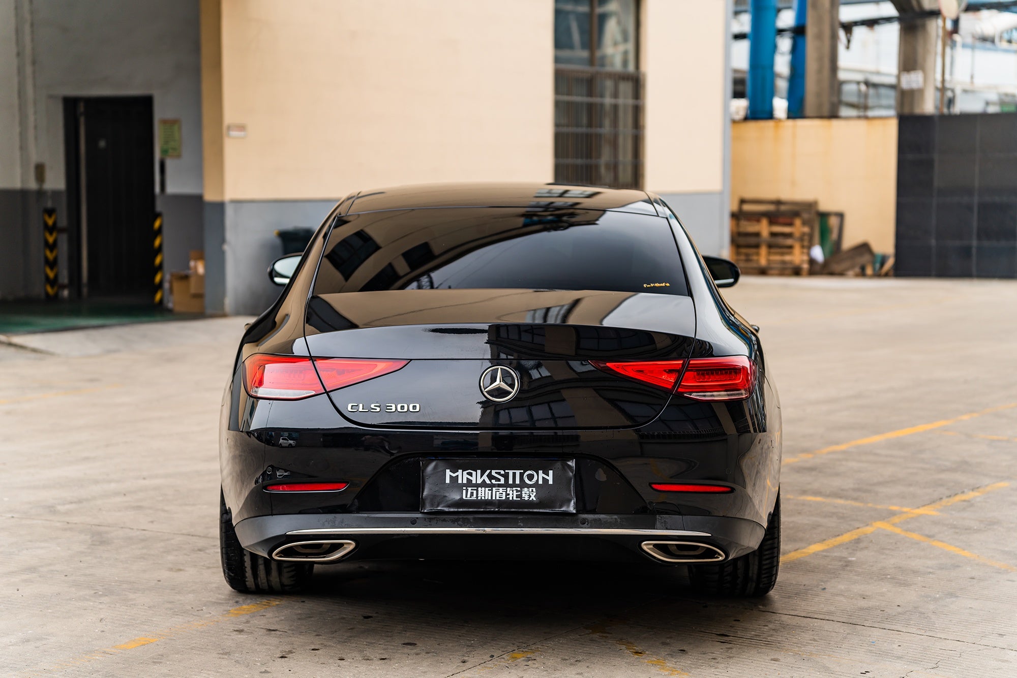 BENZ CLS300-002-MST 715