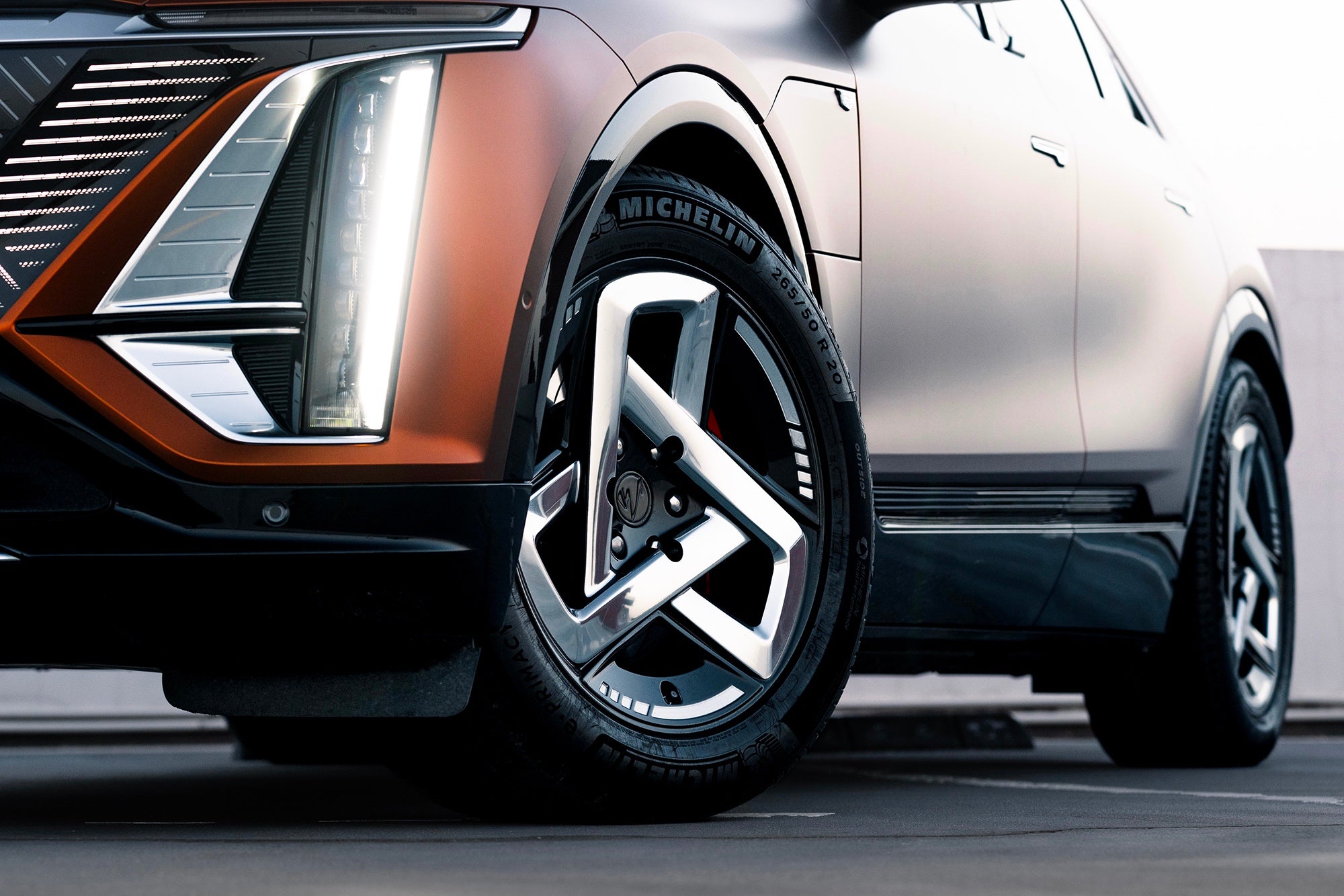 CADILLAC LYRIQ-002-FG GS17