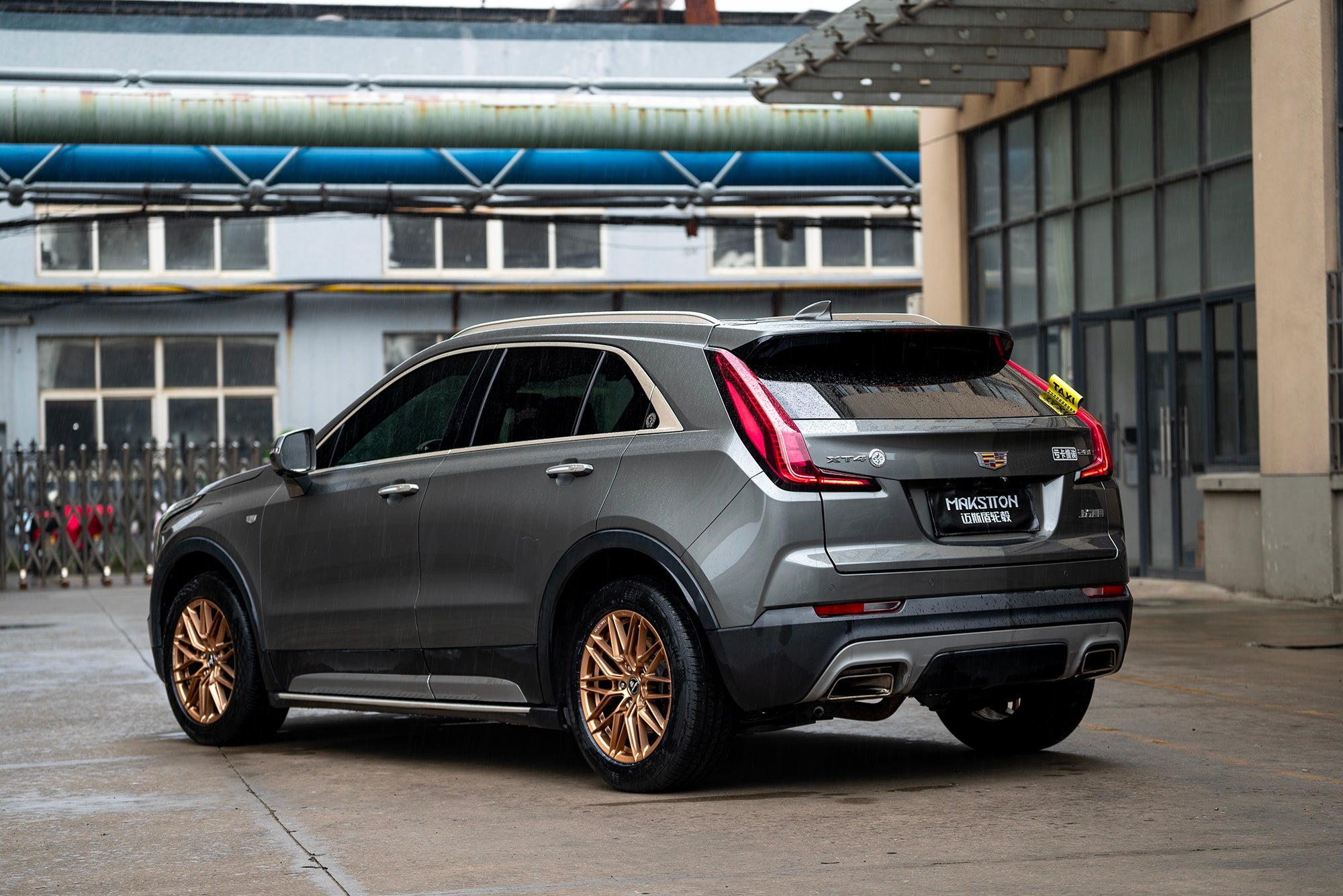 CADILLAC XT4-005-MST 715