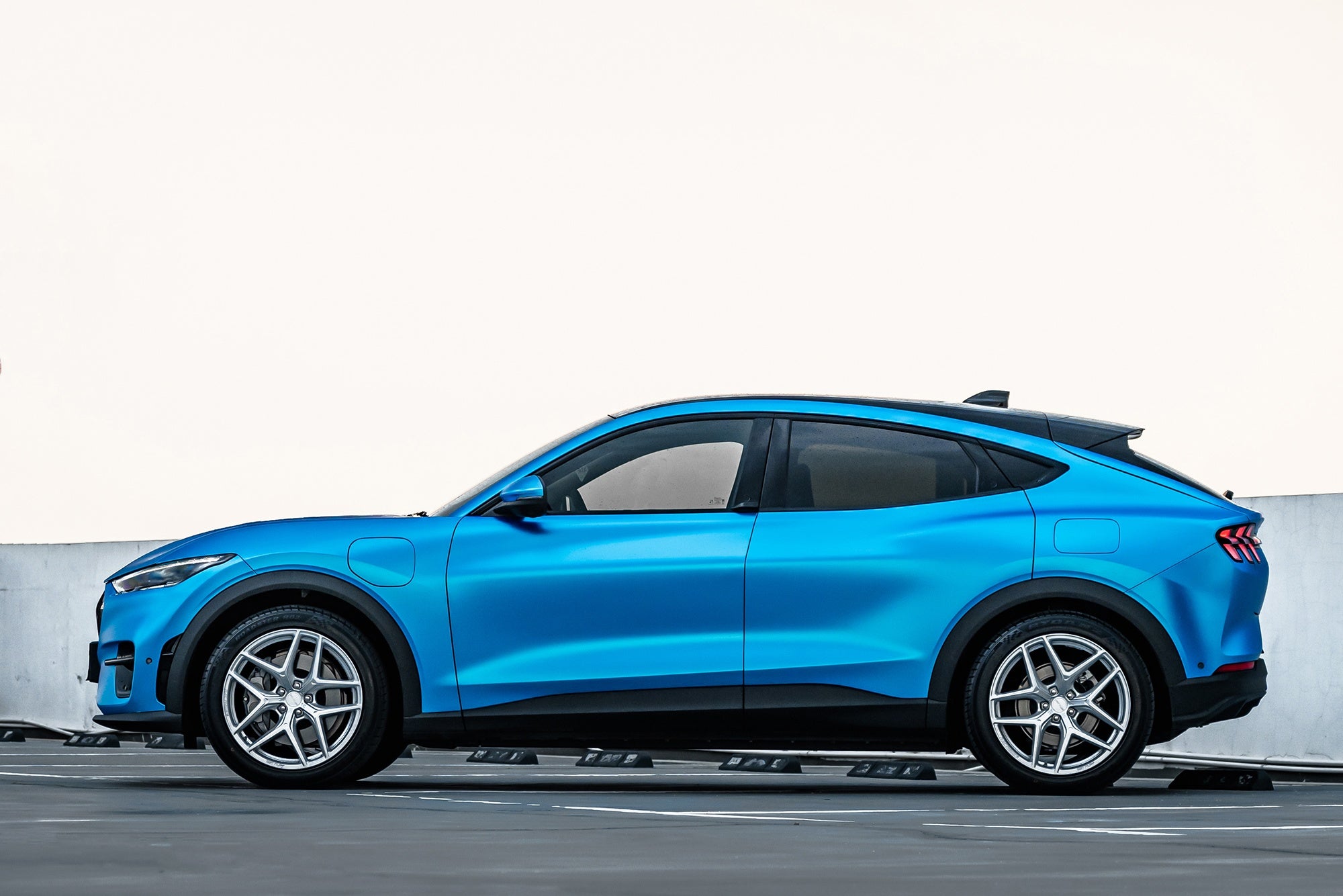 FORD MUSTANG MACH-E-001-FF FK07T