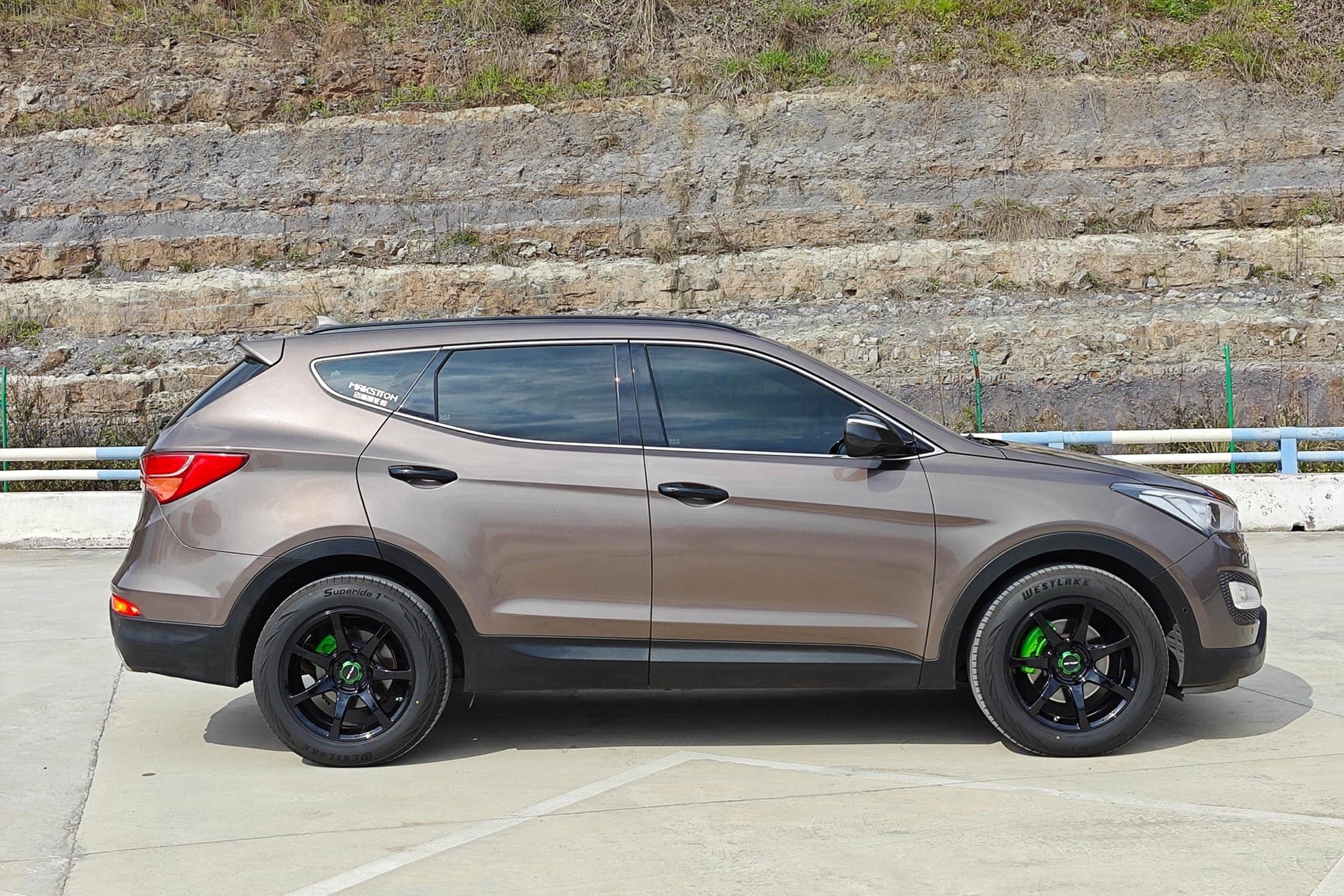 HYUNDAI SANTAFE-001-FF MR7