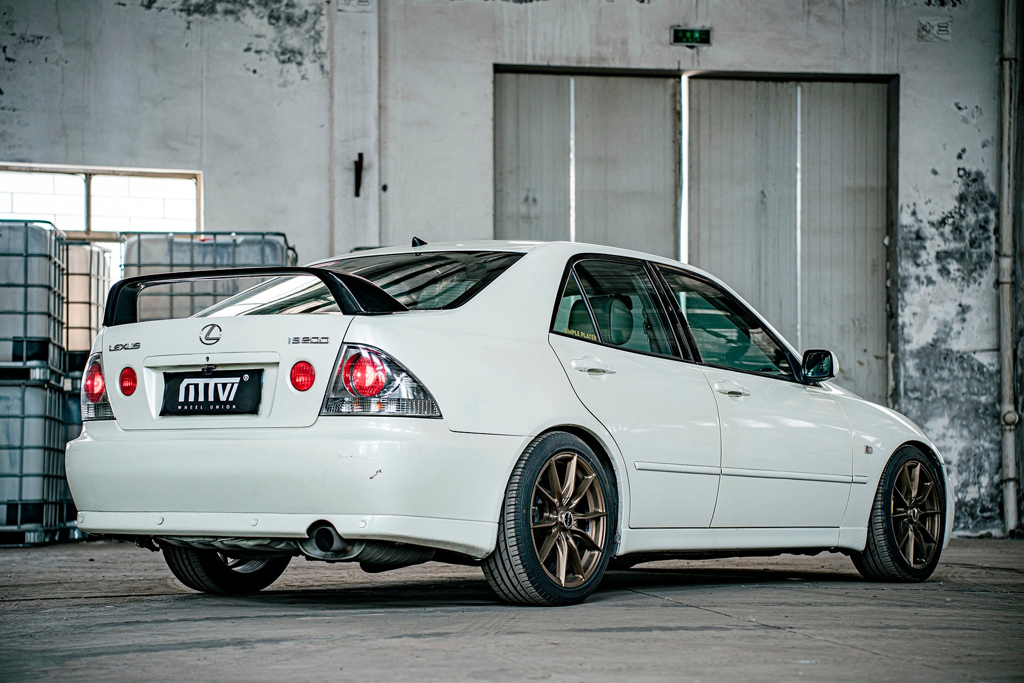 LEXUS IS200-004-FF 011