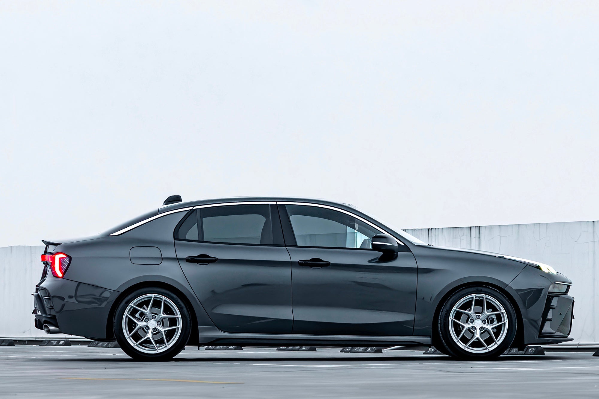 LYNK&CO03-001-FF FK07