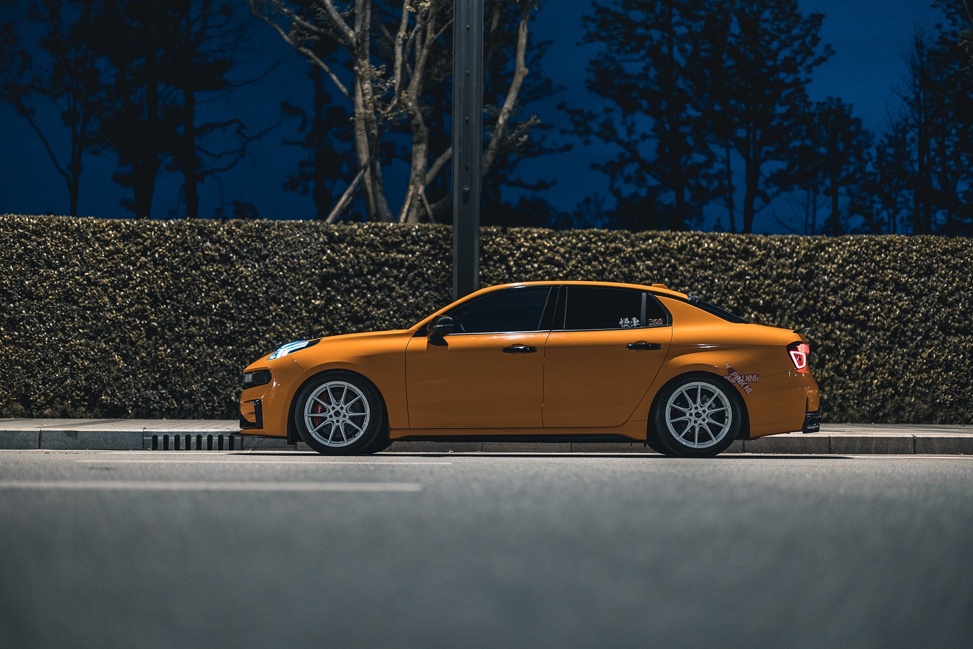 LYNK&CO 03-001-FF 011