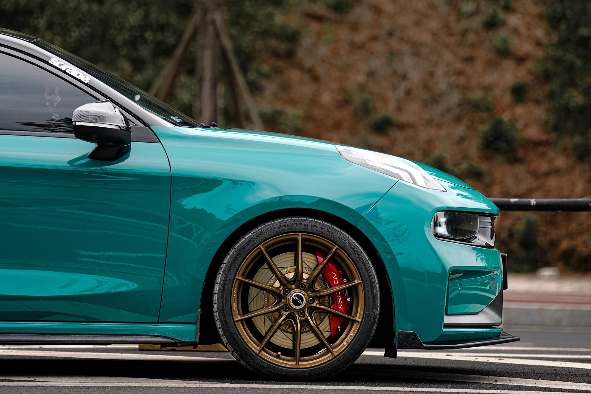 LYNK&CO 03-003-FF 011