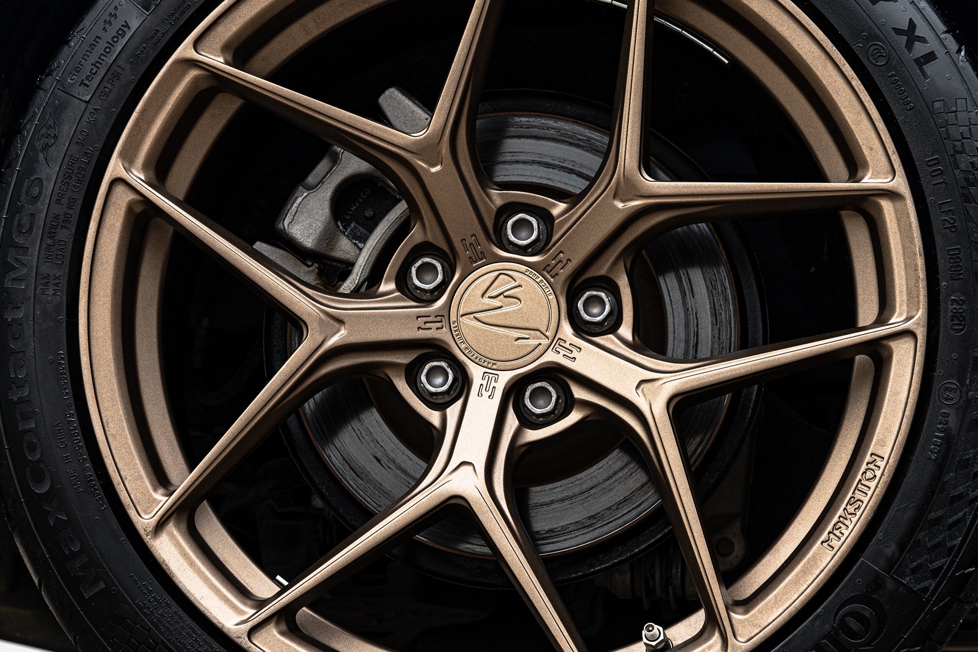 LYNK&CO 03-003-MST 713；FF FK07