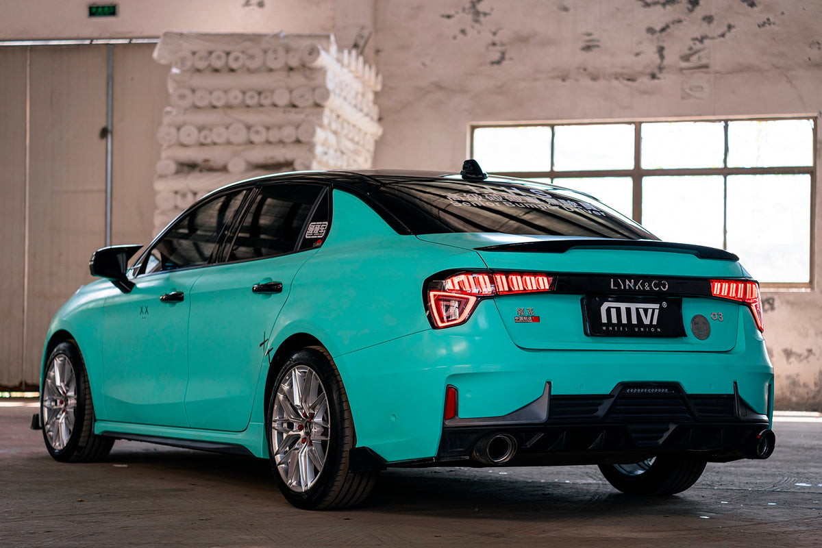 LYNK&CO 03-004-MST 715