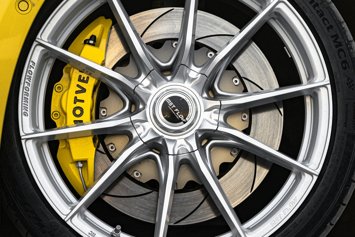 LYNK&CO 03+-002-FF 011