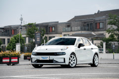 LYNK&CO 03-002-FF MR7