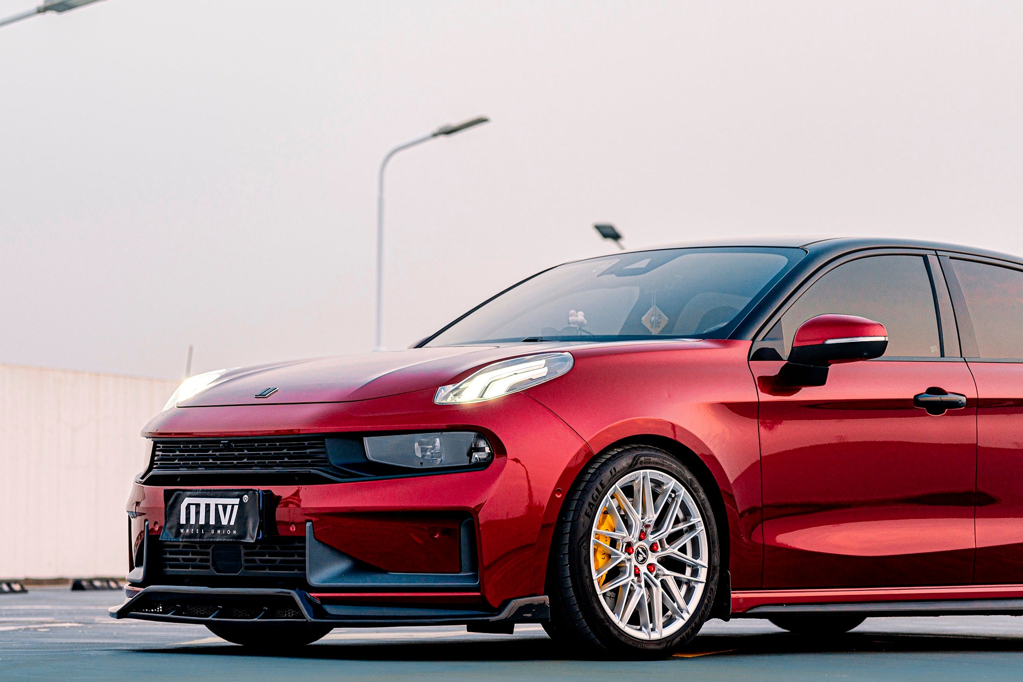 LYNK&CO 03-002-MST 715