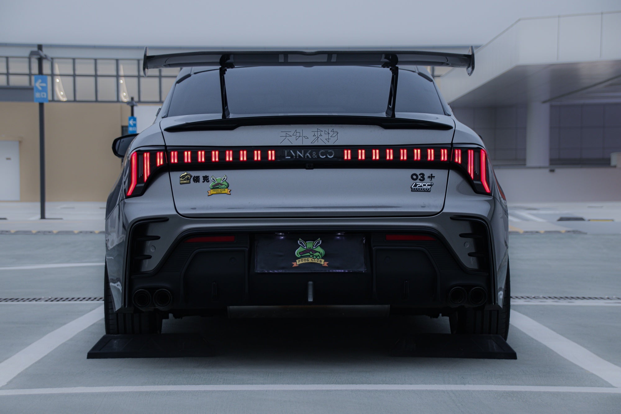 LYNK&CO 03-004-FF FK08
