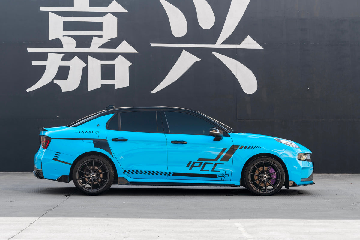 LYNK&CO 03+-001-FF 011
