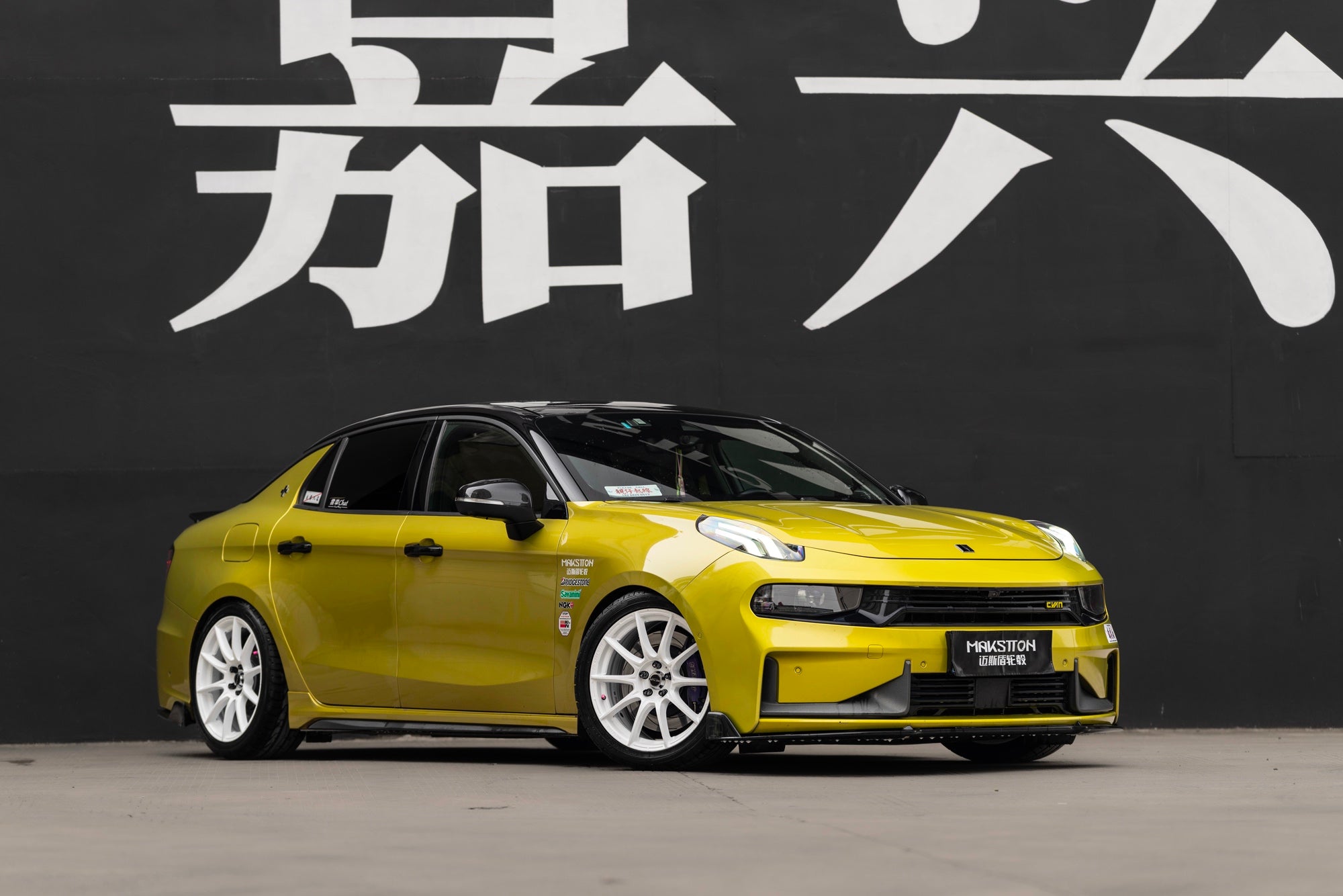 LYNK&CO 03+-002-FF FK75