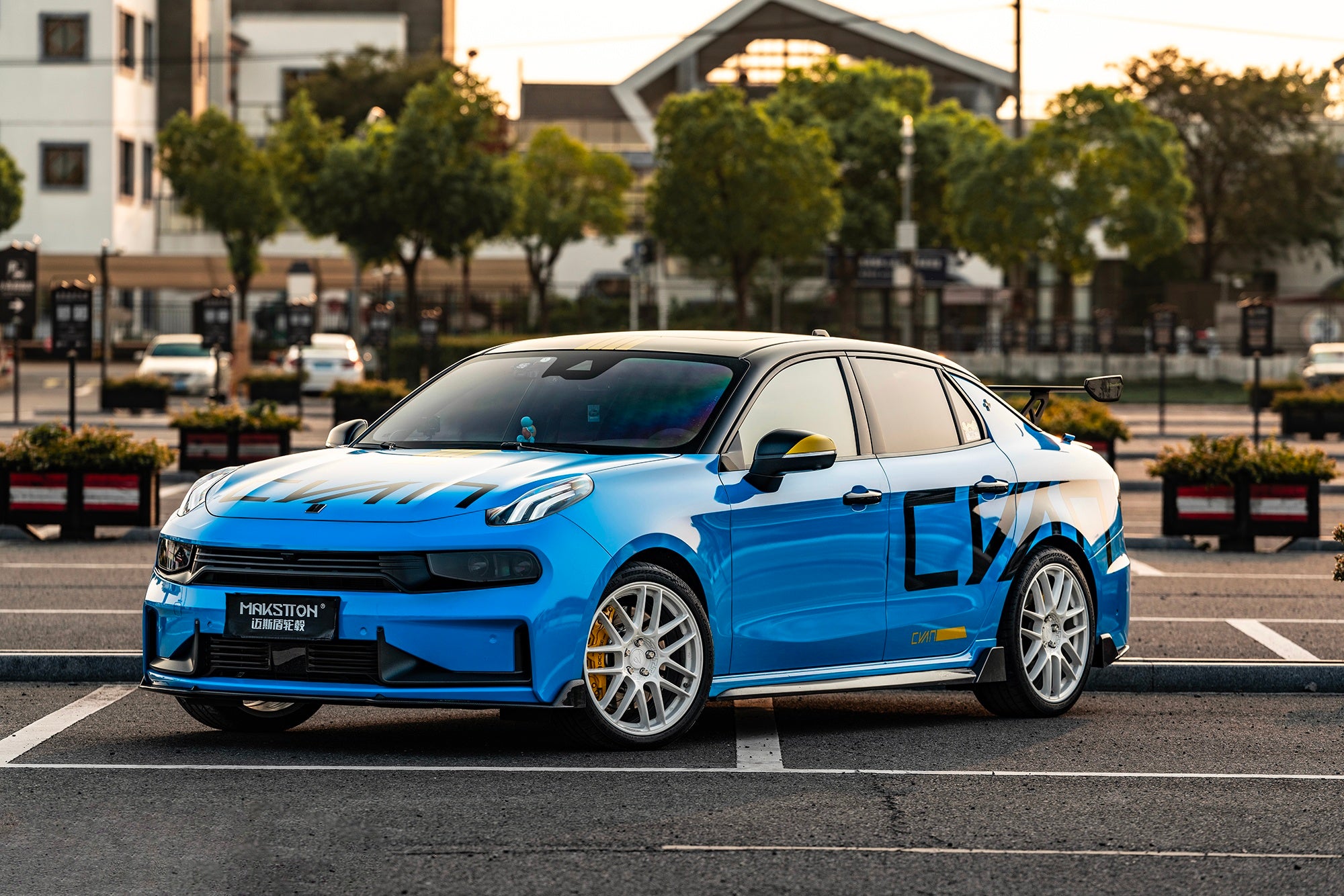 LYNK&CO 03+-002-MST CK70