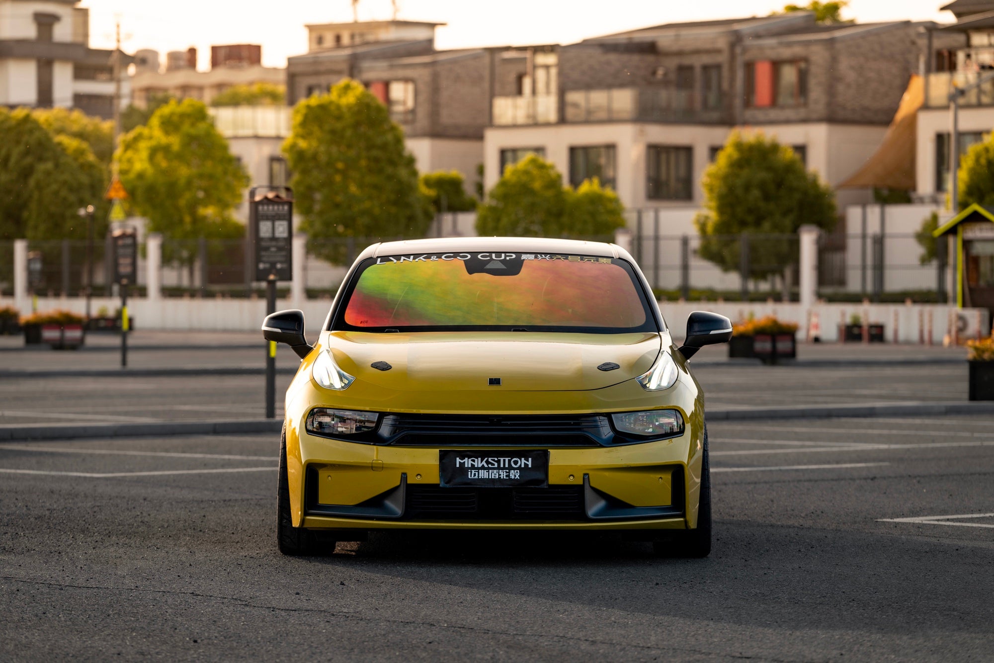 LYNK&CO 03+-004-FF FK75