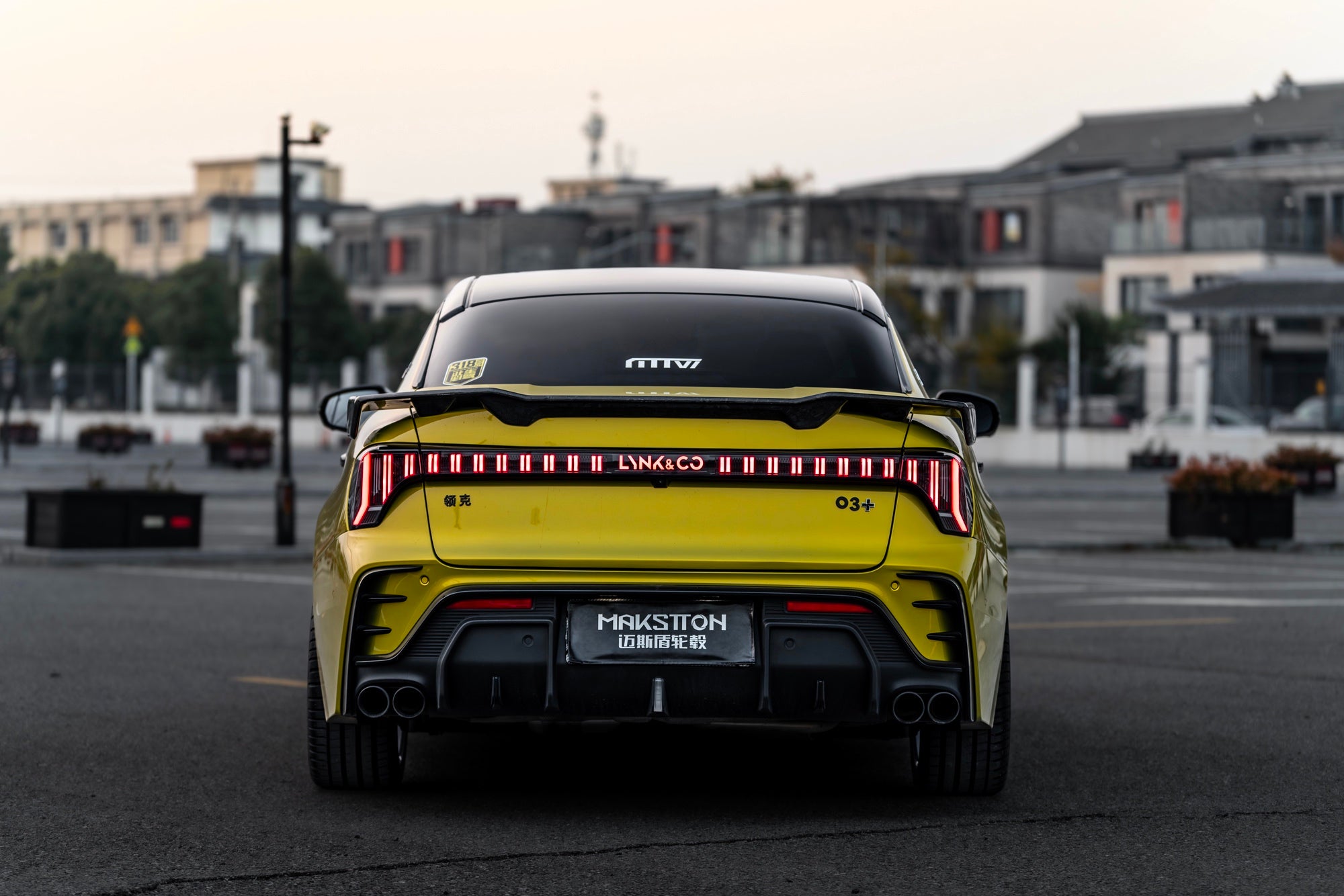 LYNK&CO 03+-005-FF MR7