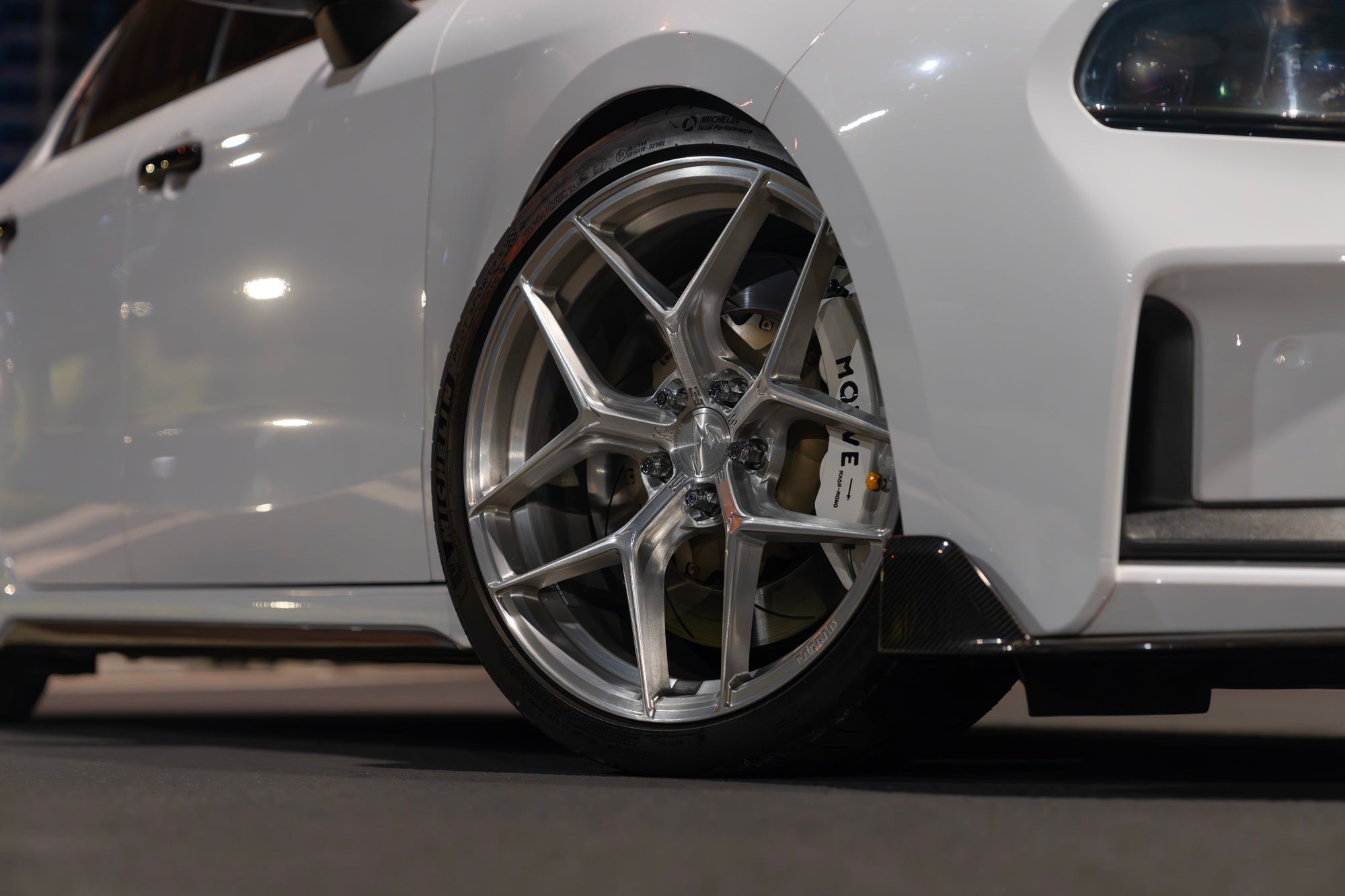 LYNK&CO 03+-006-FF FK07