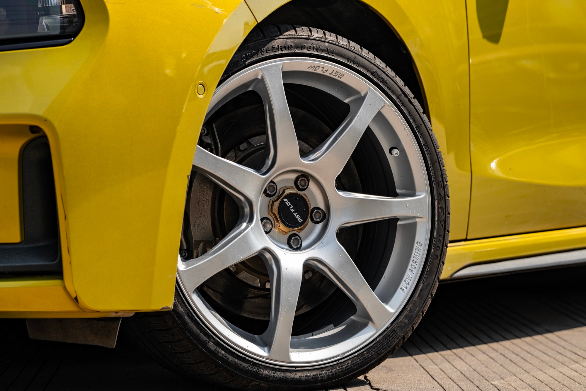LYNK&CO 03+-006-FF MR7