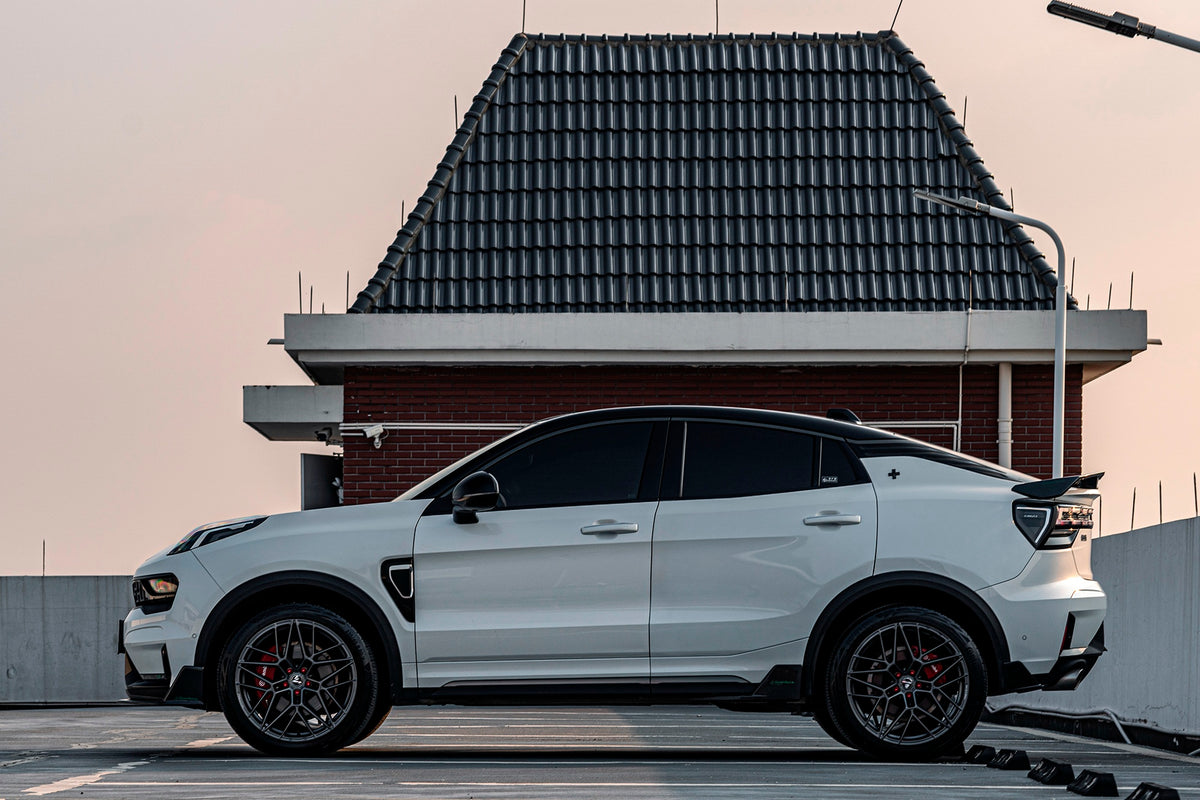LYNK&CO 05-001-MST 718