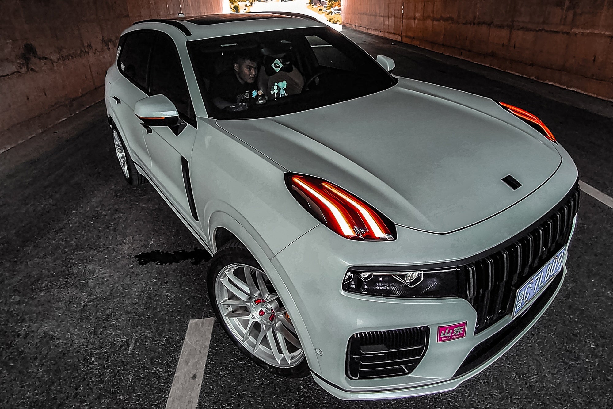 LYNK&CO 09-004-FG CK70