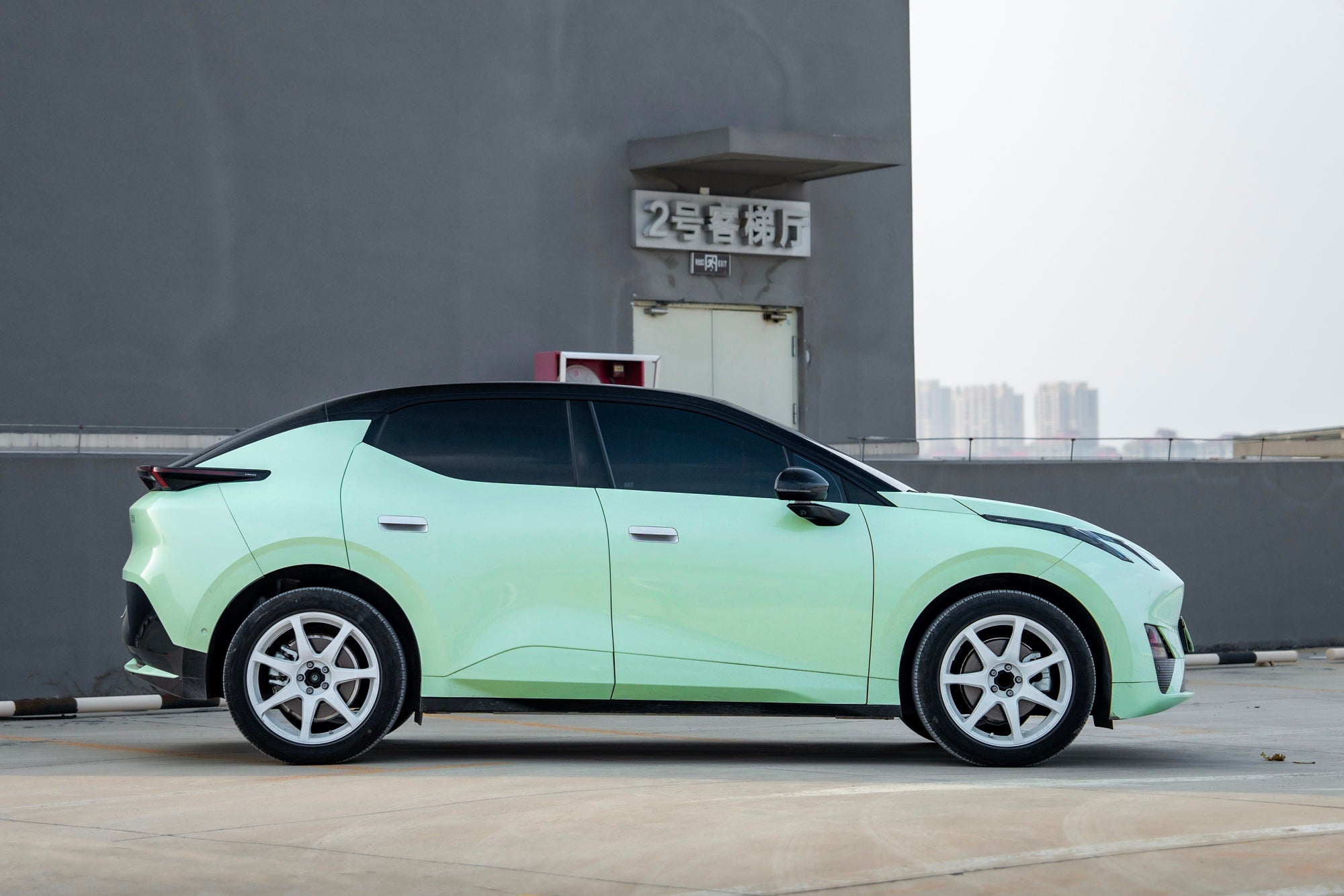 LYNK&CO Z20-001-FF MR7