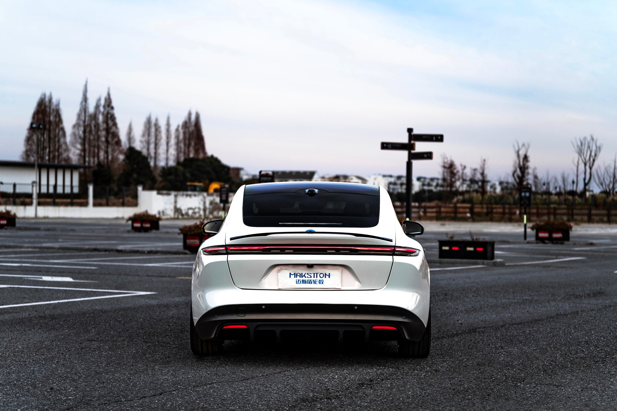 NIO ET5-005-FF MR7