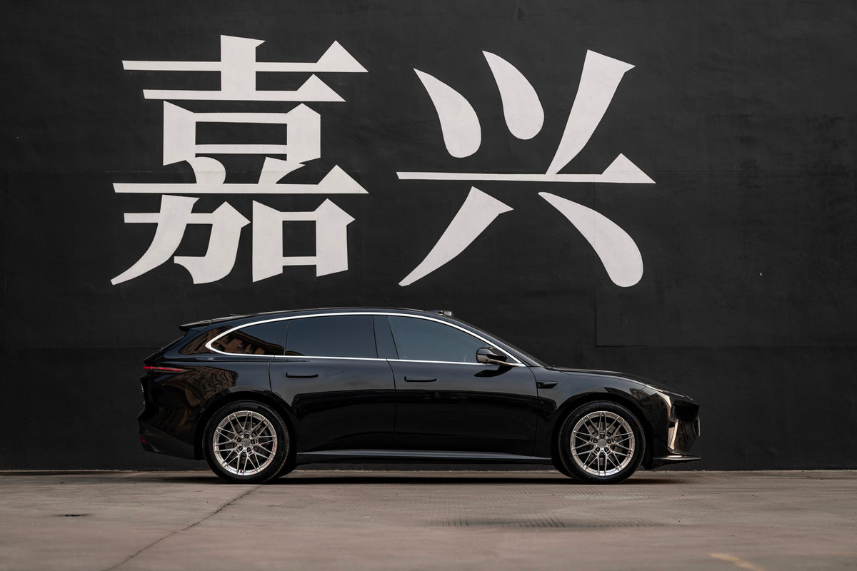 NIO ET5T-001-FG 715