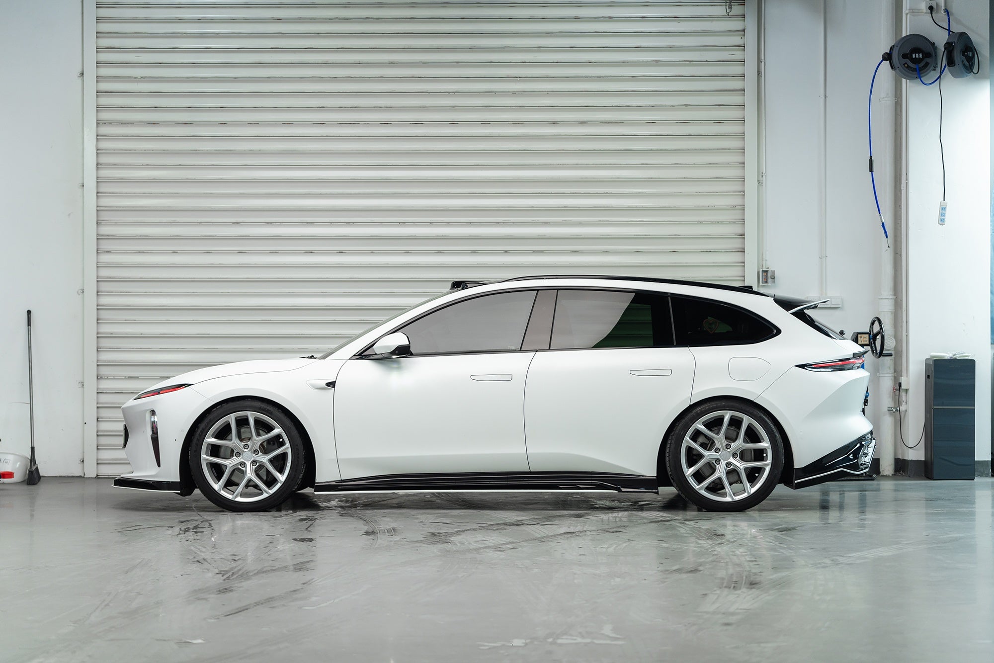NIO ET5T-001-FG FK07RL