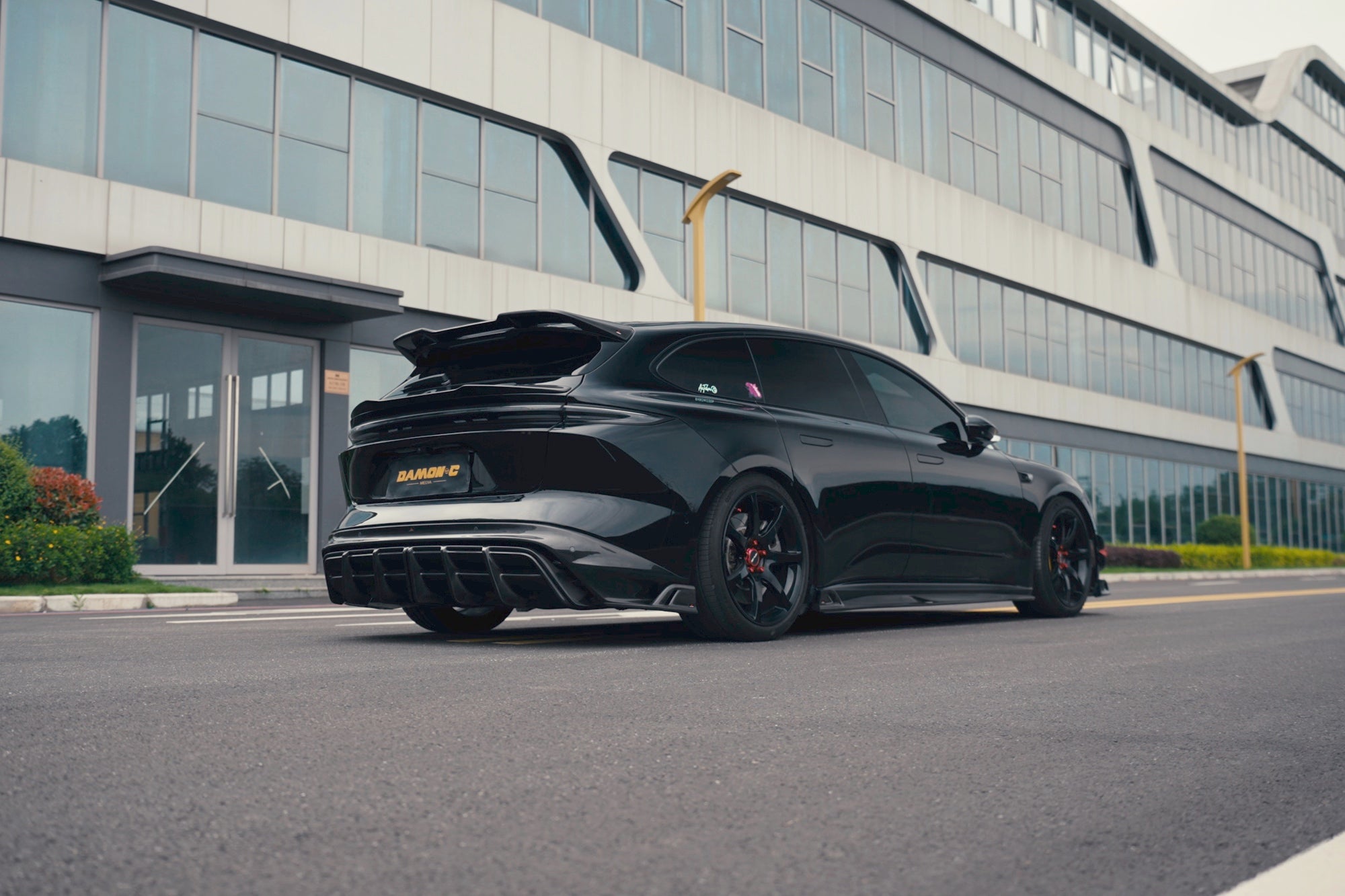 NIO ET5T-003-FF MR7
