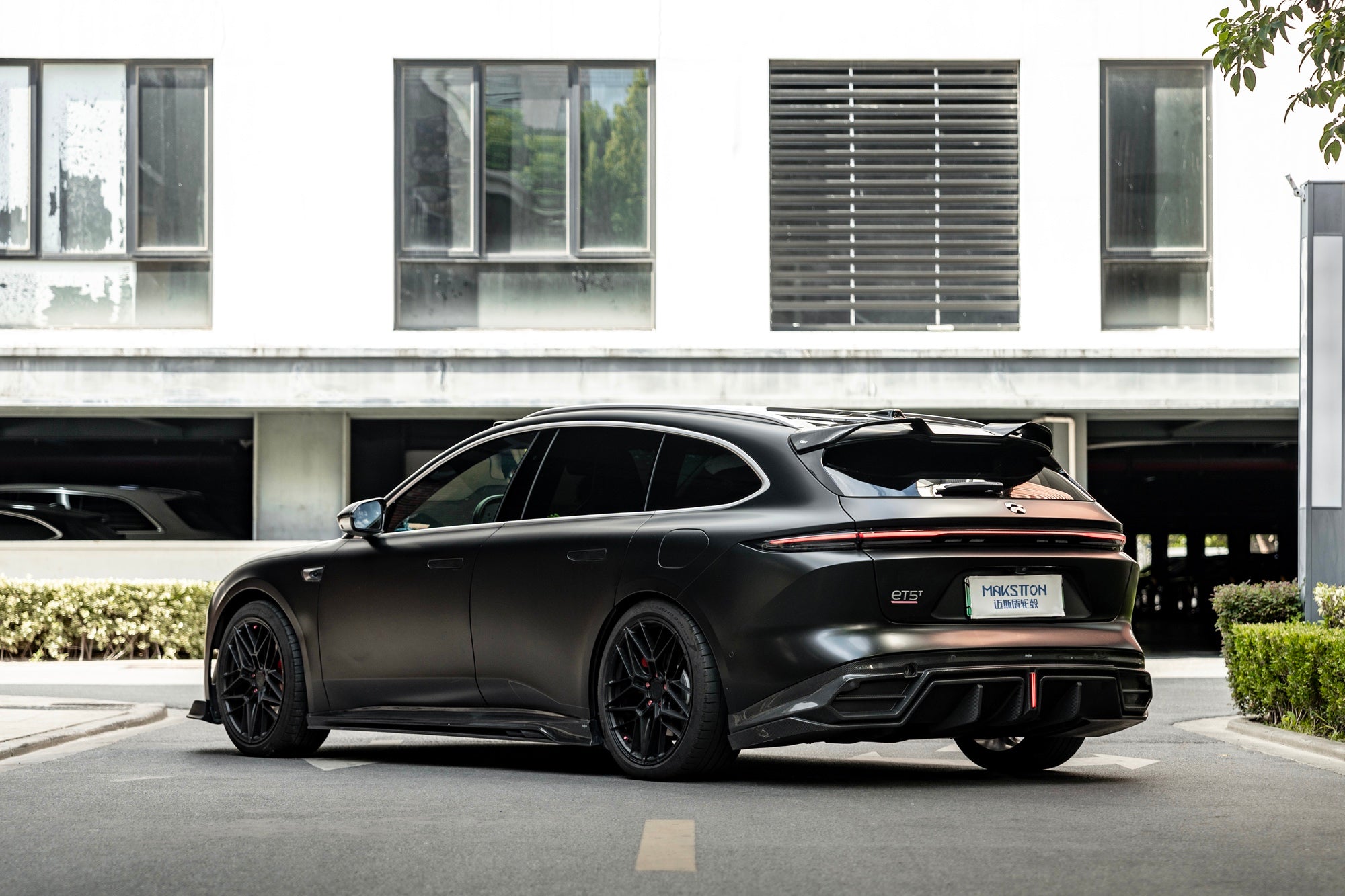 NIO ET5T-003-FG 718