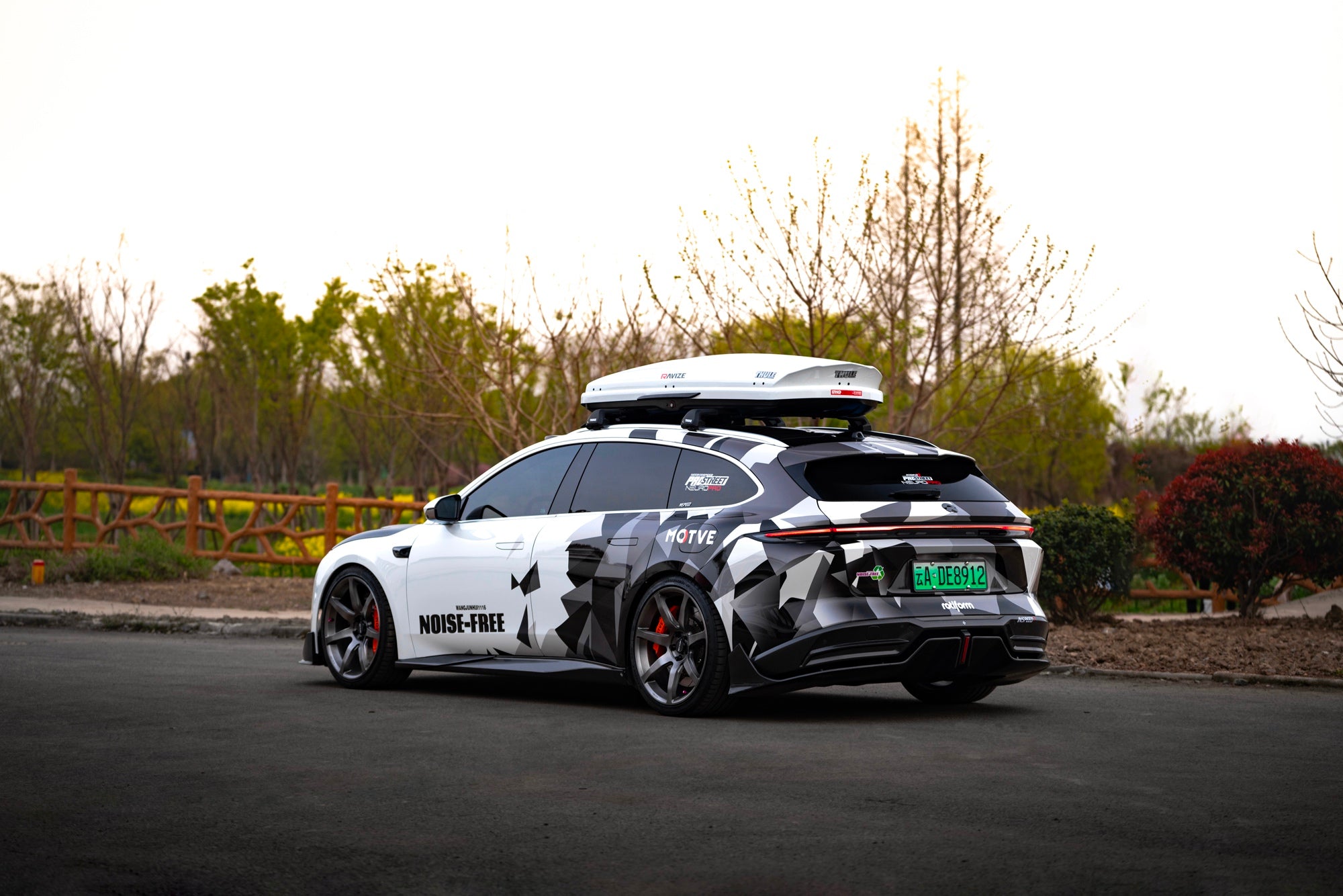 NIO ET5T-003-FG MR7