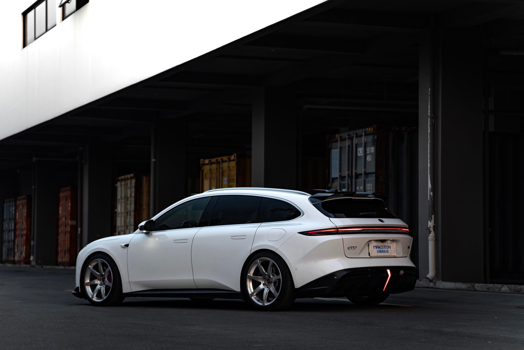 NIO ET5T-003-FG MR7