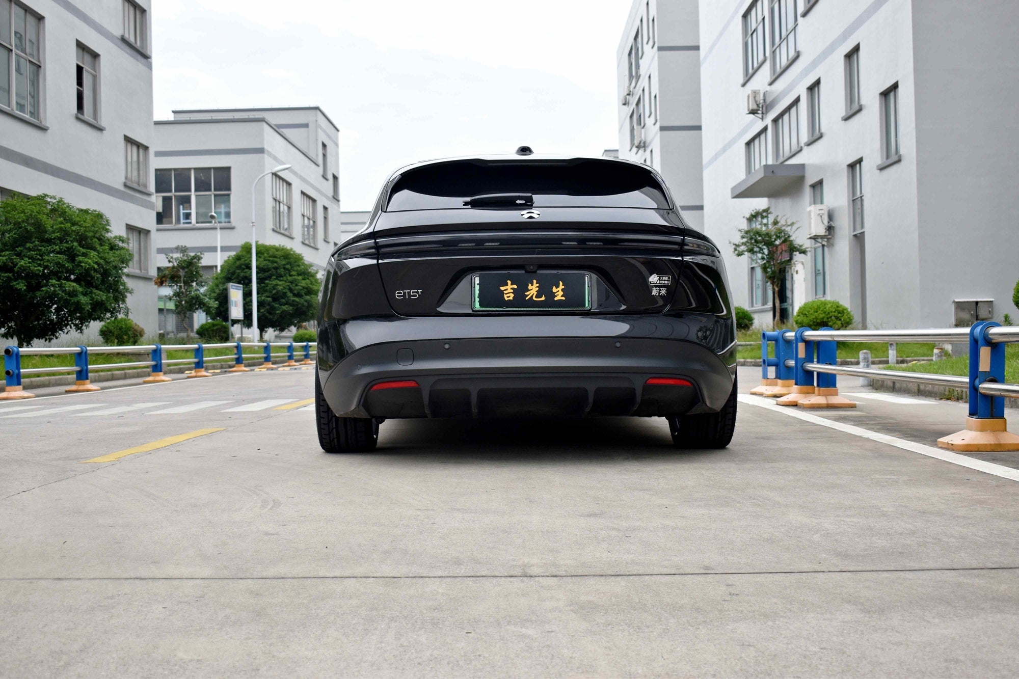 NIO ET5T-005-FF MR7