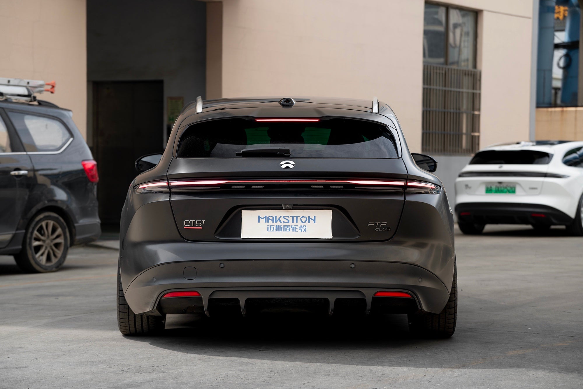 NIO ET5T-006-FG 718