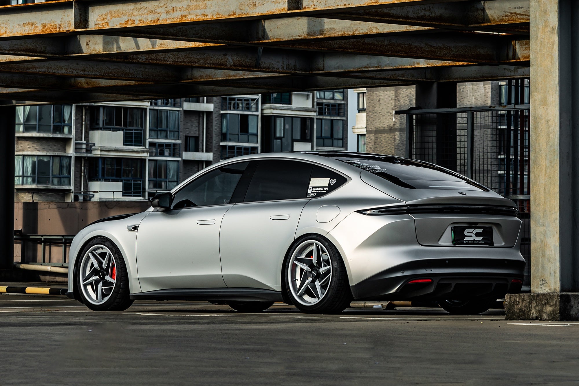 NIO ET5-002-FG2P LURK5