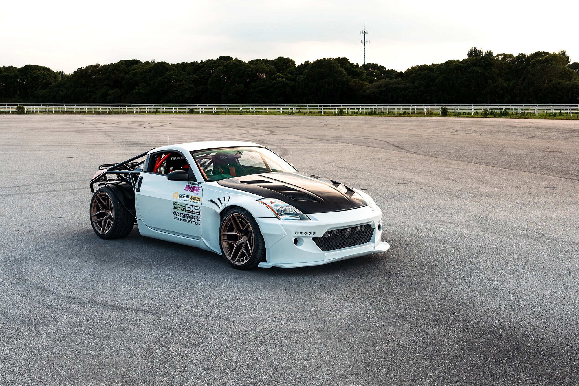 NISSAN 350Z-002-FG BO05