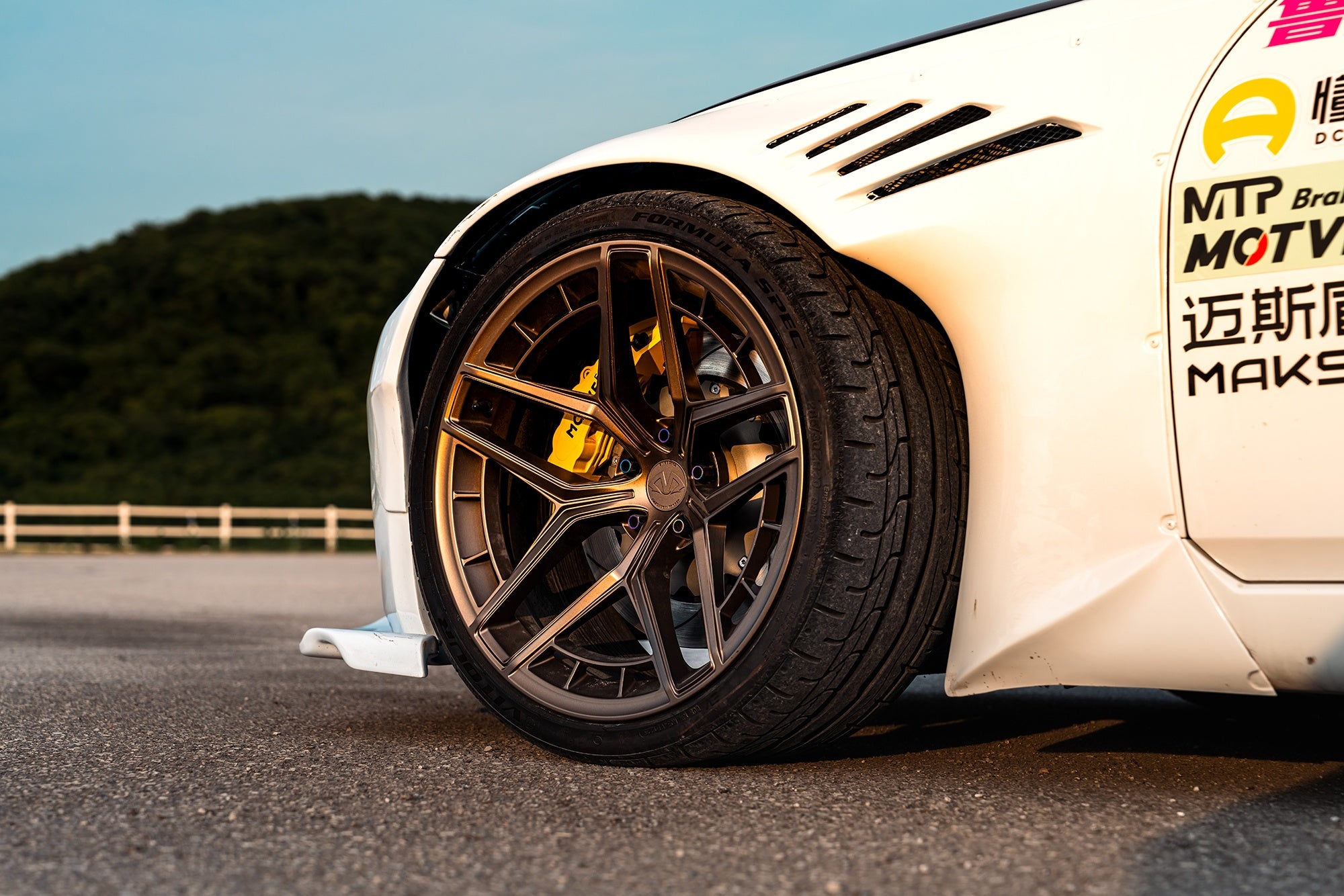 NISSAN 350Z-003-FG BO05