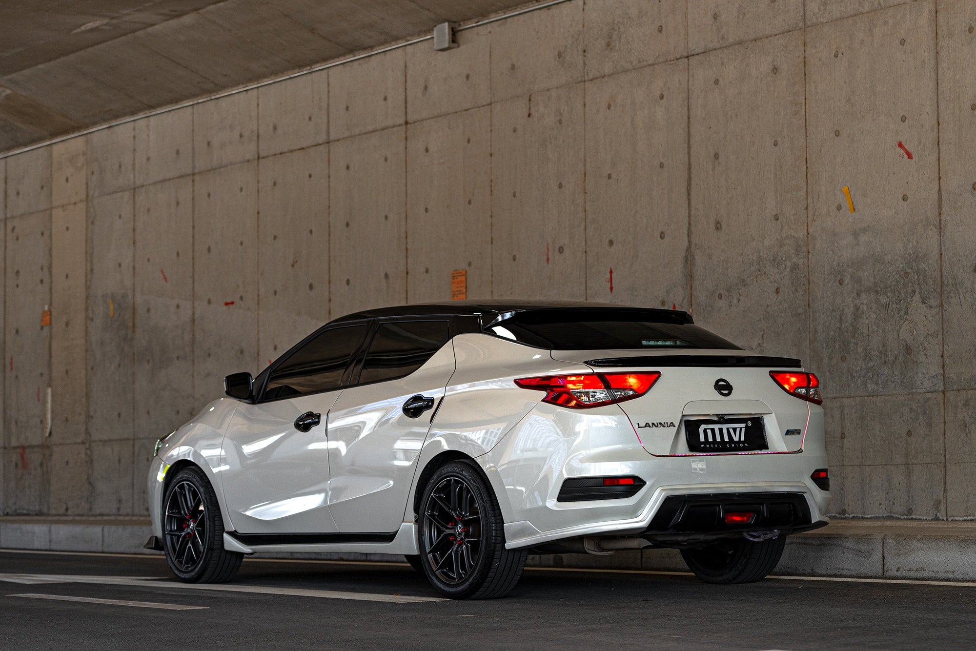 NISSAN LANNIA-004-MST 712