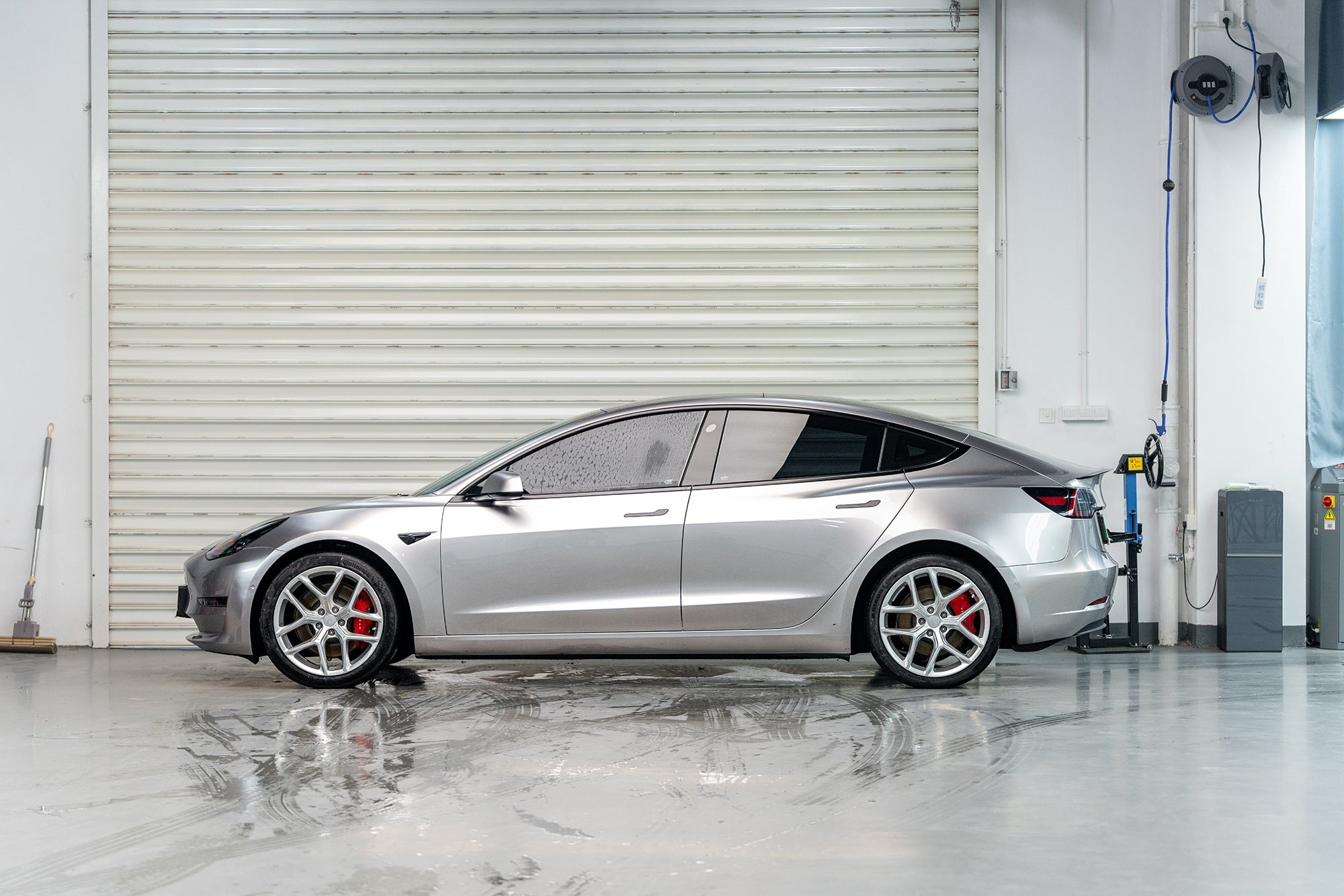 TESLA MODEL3-001-FG FK07RL