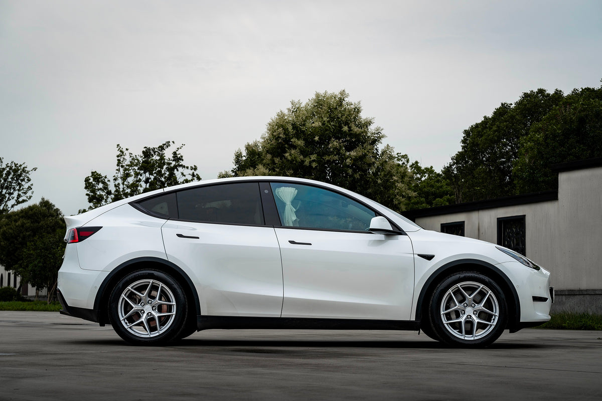 TESLA MODELY-001-FF FK07T