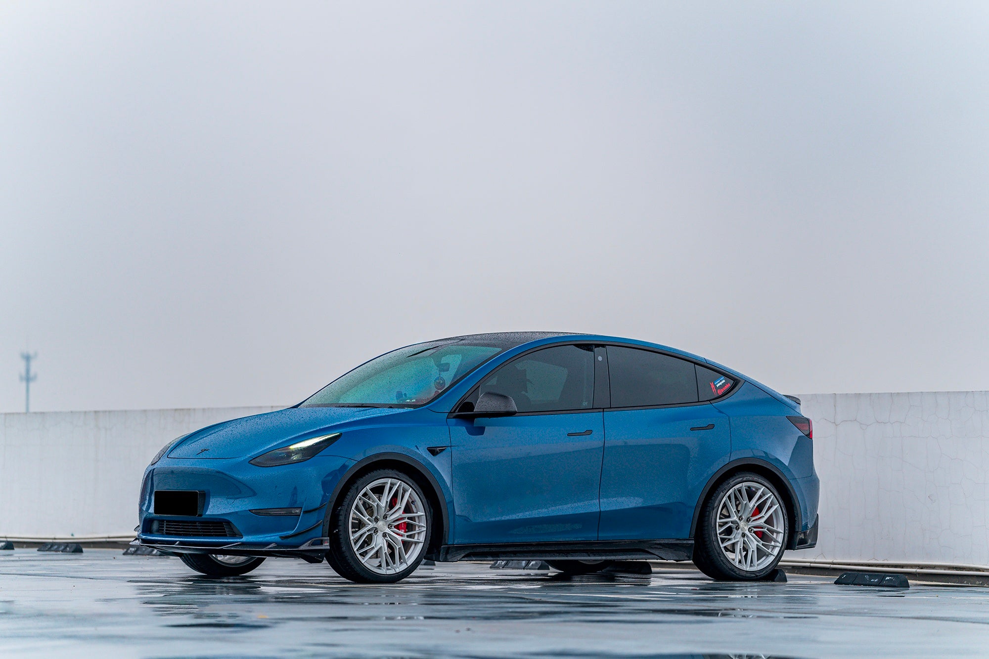 TESLA MODELY-003-FG FK08
