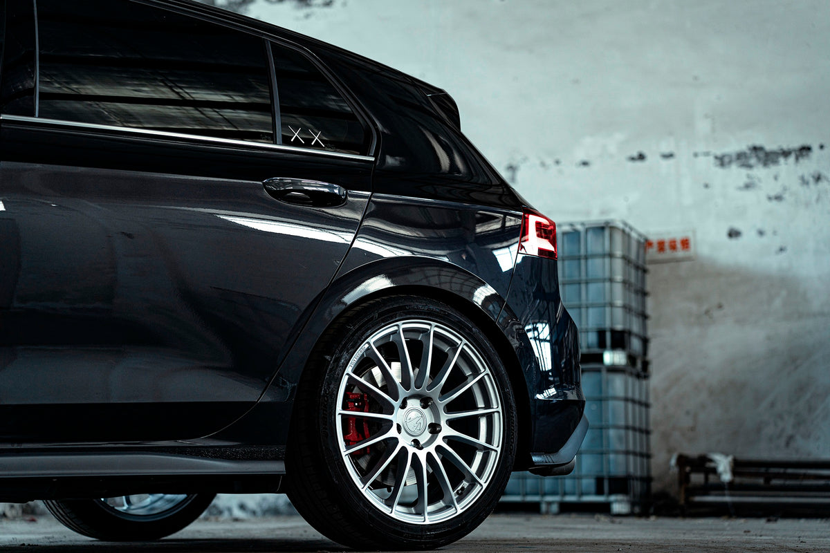 VOLKSWAGEN GOLF-004-MST 693